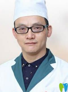 成都格林口腔<!--<i data=20240703-sp></i>-->忠院長(zhǎng)圖