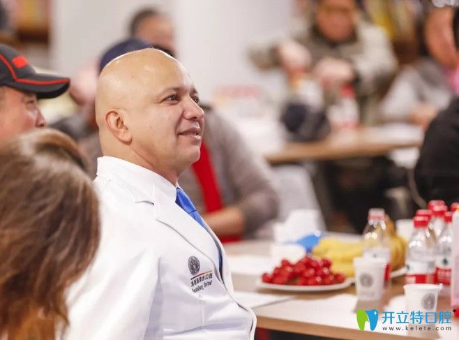 海德堡聯(lián)合口腔的路易斯博士