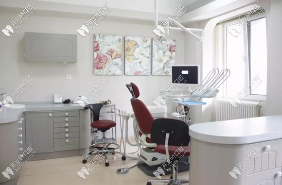 醫(yī)院有先進牙科綜合治療臺40臺以上