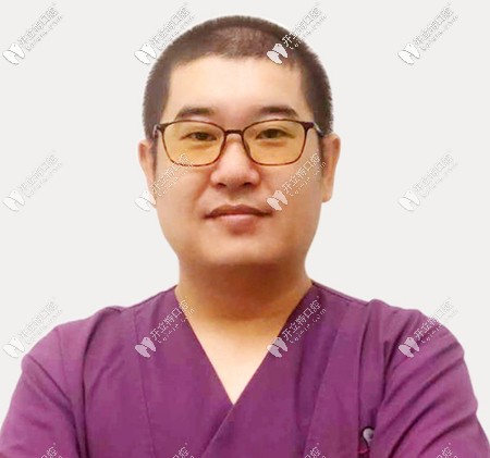 三亞微笑口腔門診修復(fù)醫(yī)師<!--<i data=20240703-sp></i>-->