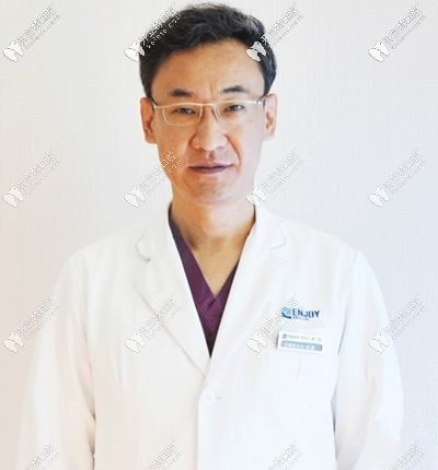 歡樂(lè)仁愛(ài)口腔的肖春醫(yī)生