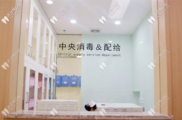 南充美昂口腔醫(yī)院手術(shù)室采用三進(jìn)三出和層流級消毒設(shè)置