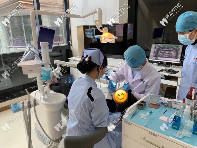 這是德瑞口腔的醫(yī)生治療過程圖