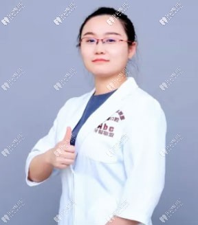 伊寧李慧口腔診所 肖惟予