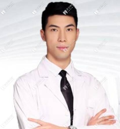 黔西金鉑士口腔門診部 胡誠(chéng)